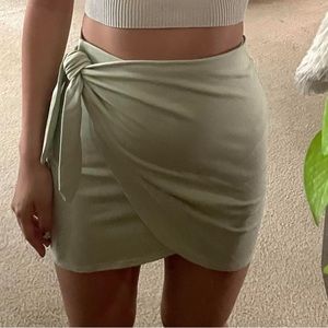 ✨ Saturn Mini Skirt✨